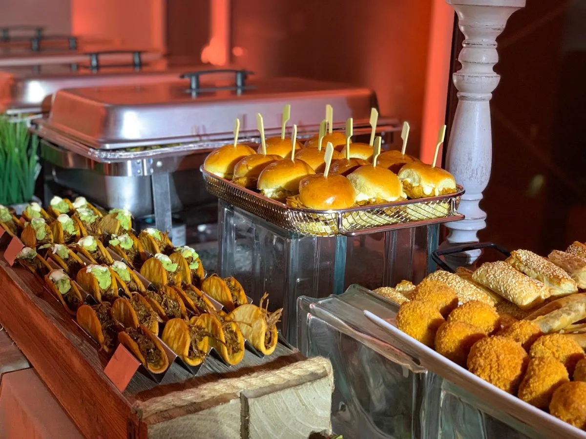 Holy Schnitzel (Crown Heights) — foto 3