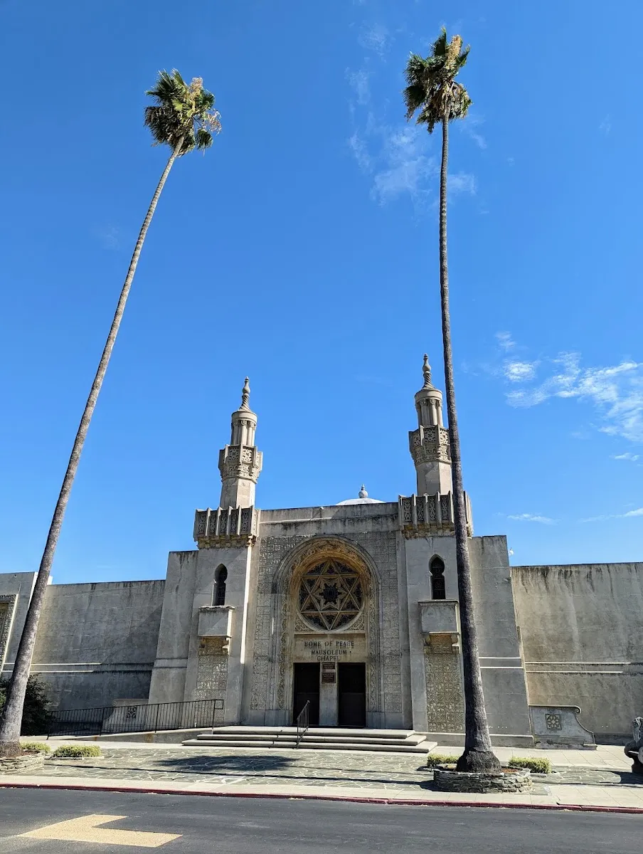 Home Of Peace Memorial Park And Mortuary — foto 5