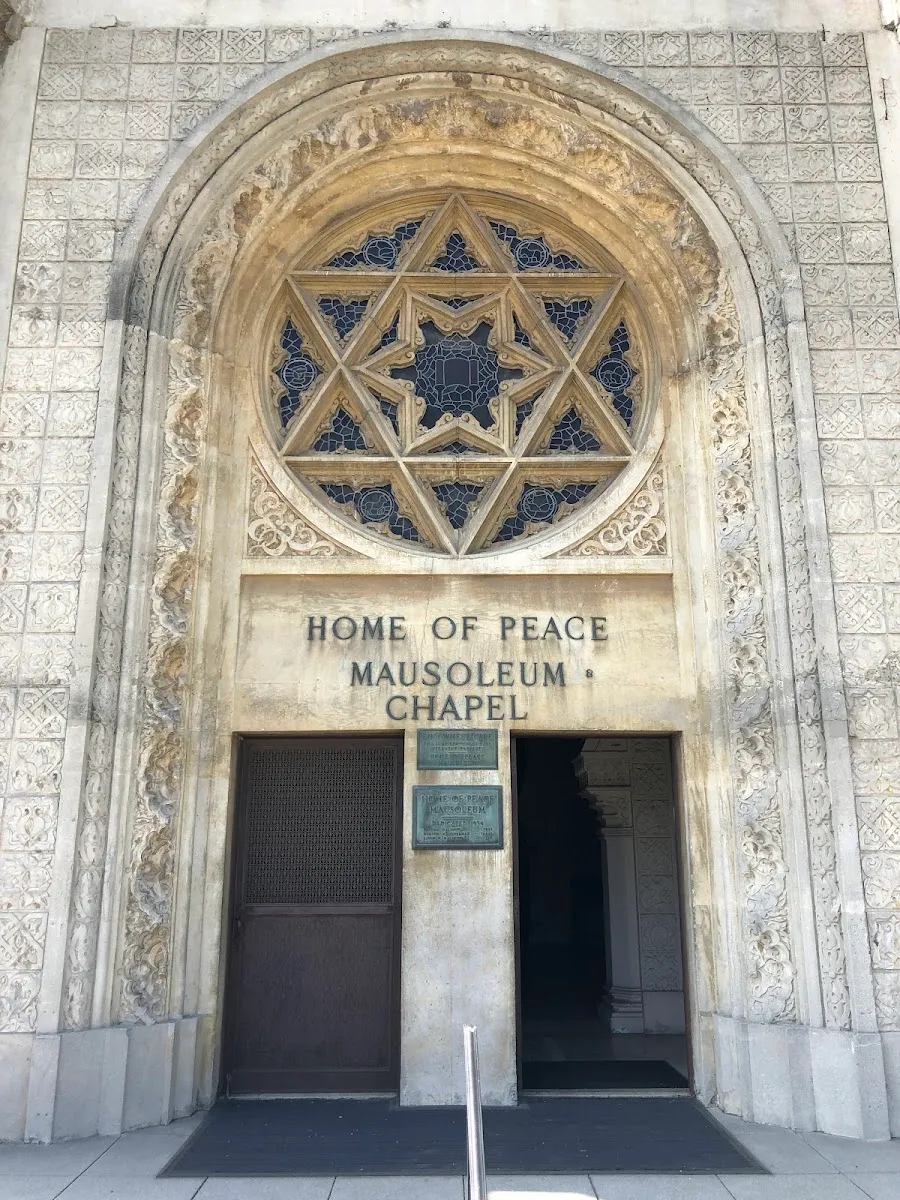 Home Of Peace Memorial Park And Mortuary — foto 6