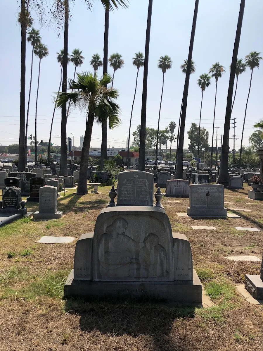 Home Of Peace Memorial Park And Mortuary — foto 7