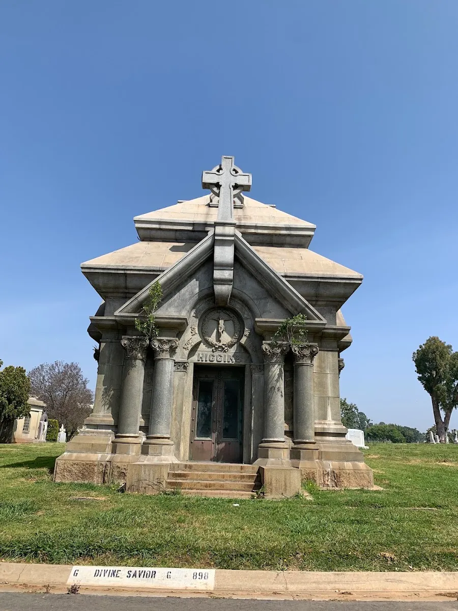 Home Of Peace Memorial Park And Mortuary — foto 8