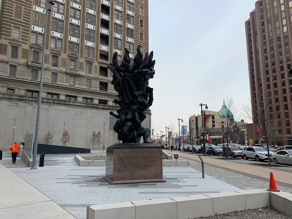 Horwitz-Wasserman Holocaust Memorial Plaza — foto 4