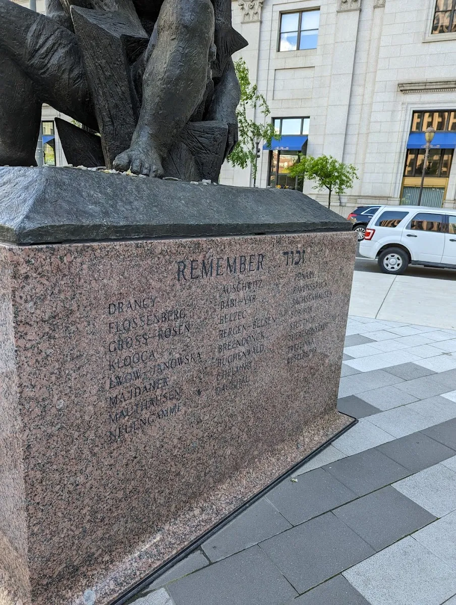 Horwitz-Wasserman Holocaust Memorial Plaza — foto 5