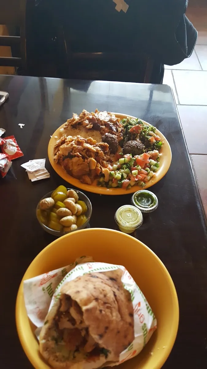 Hummus Mediterranean Kitchen — foto 2