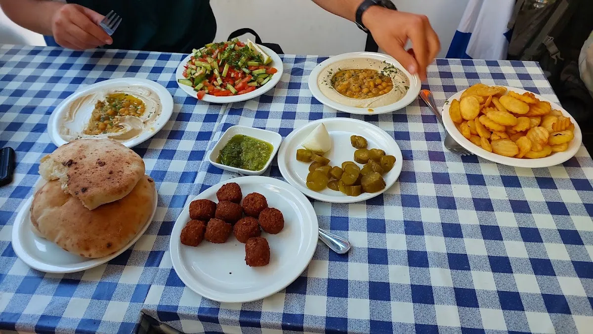 Hummus Pinati (Kiryat Yovel)