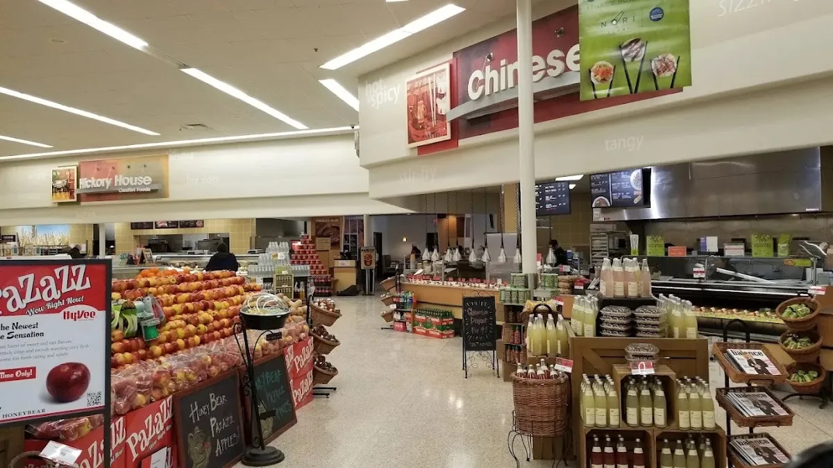 Hy-Vee Grocery Store (132nd & Dodge) — photo 2