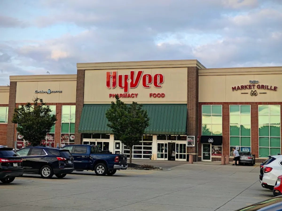 Hy-Vee Grocery Store