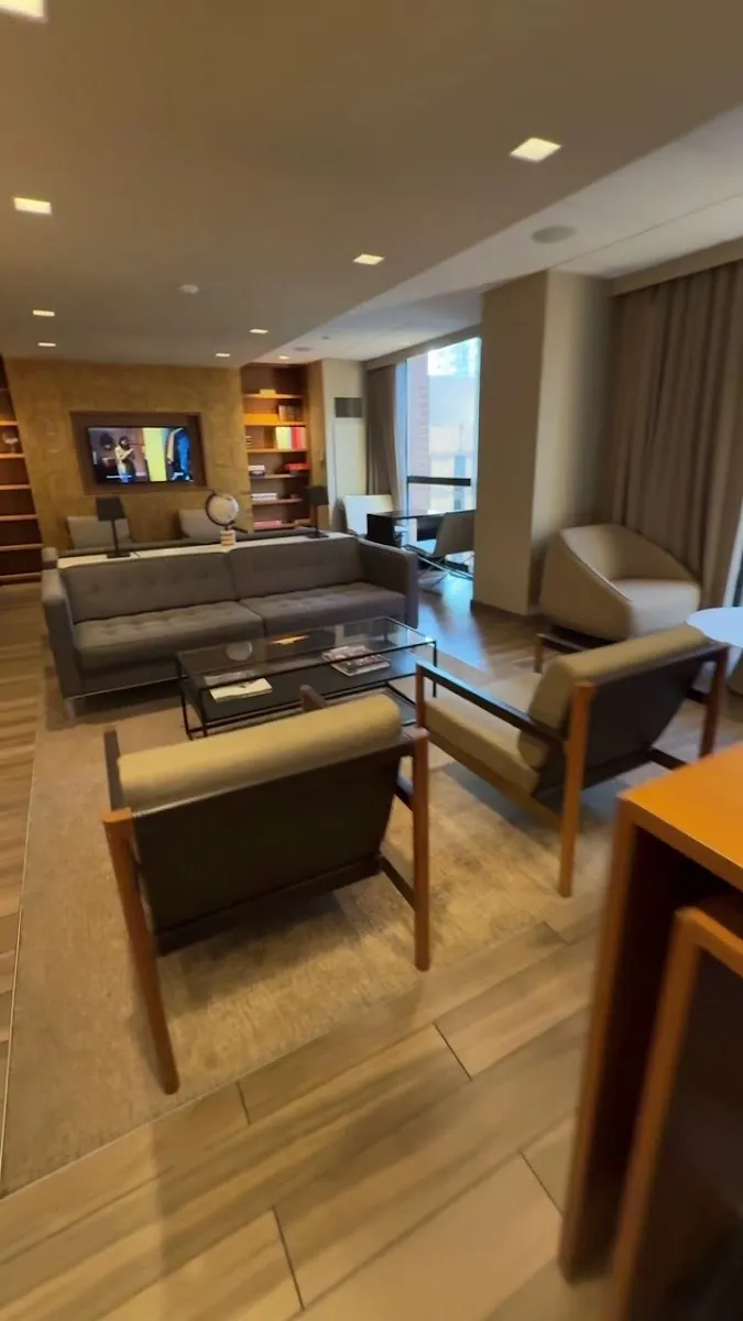 Hyatt Regency Chicago — photo 2