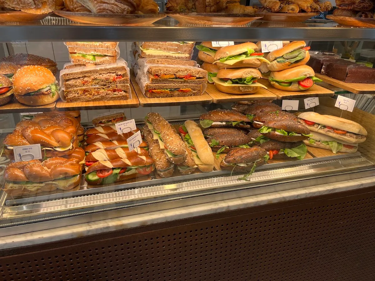 Ilan's Cafe — photo 9
