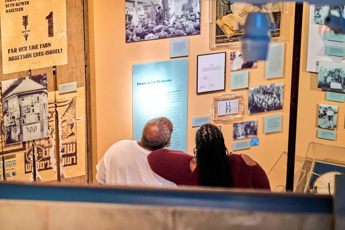 Illinois Holocaust Museum Presents Experience360 — foto 2