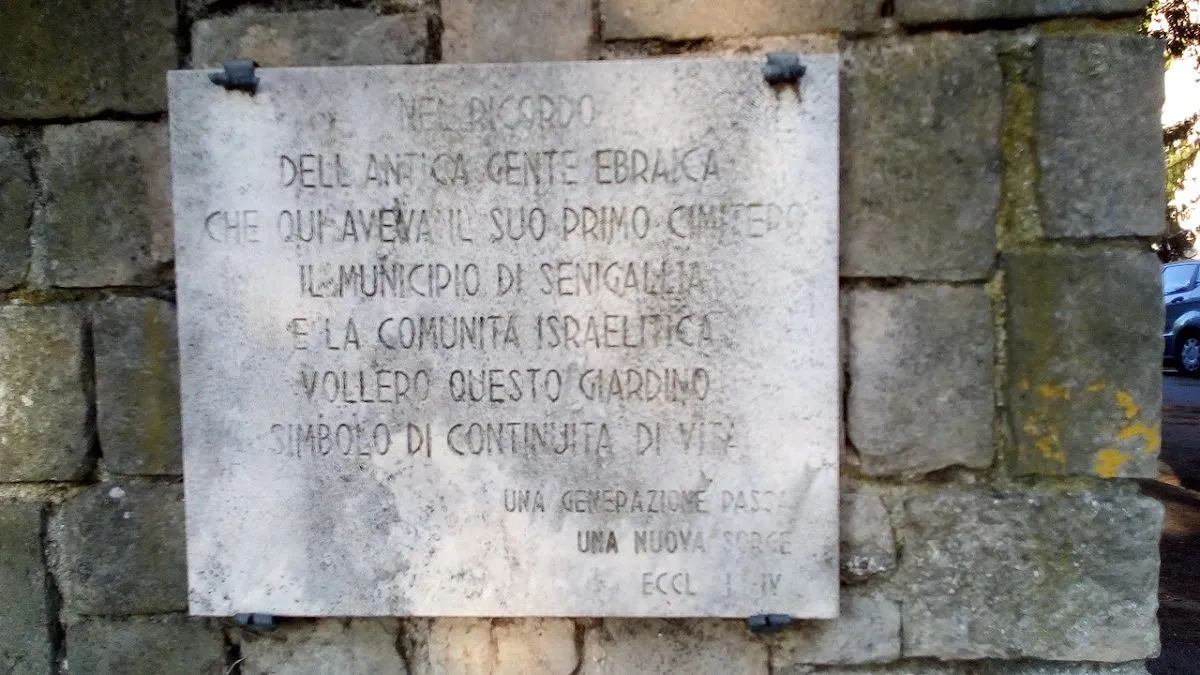 In ricordo dell'antica gente ebraica (monumento di steli funerarie) — foto 8