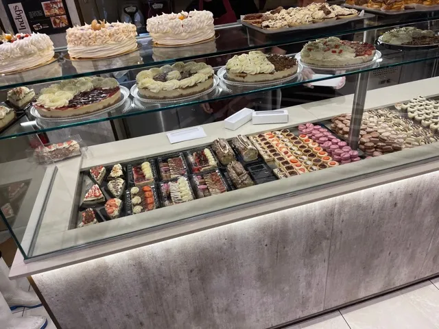 Indig's Bakery Stamford Hill — foto 7
