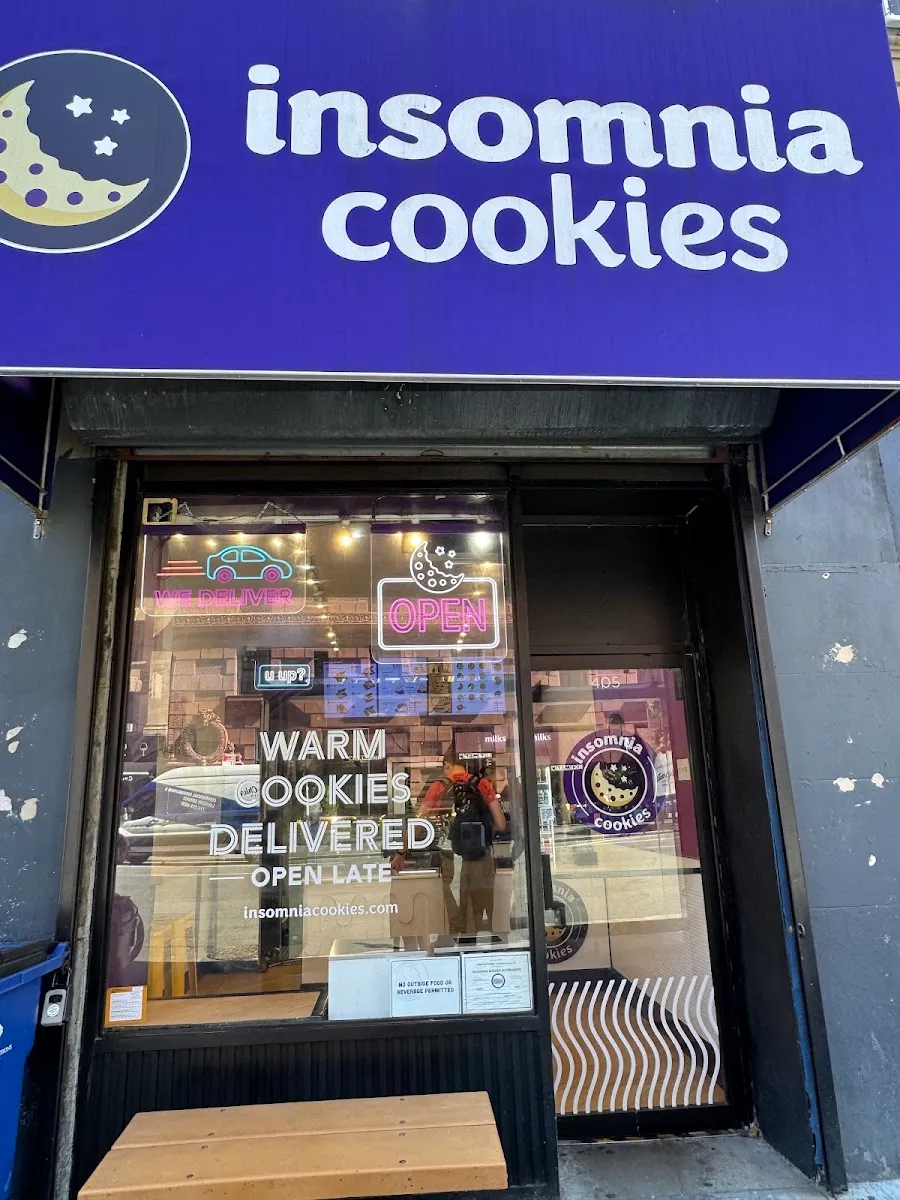 Insomnia Cookies — photo 3