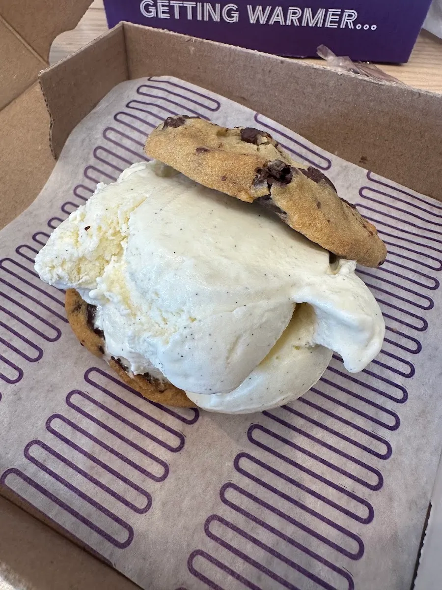 Insomnia Cookies — photo 6