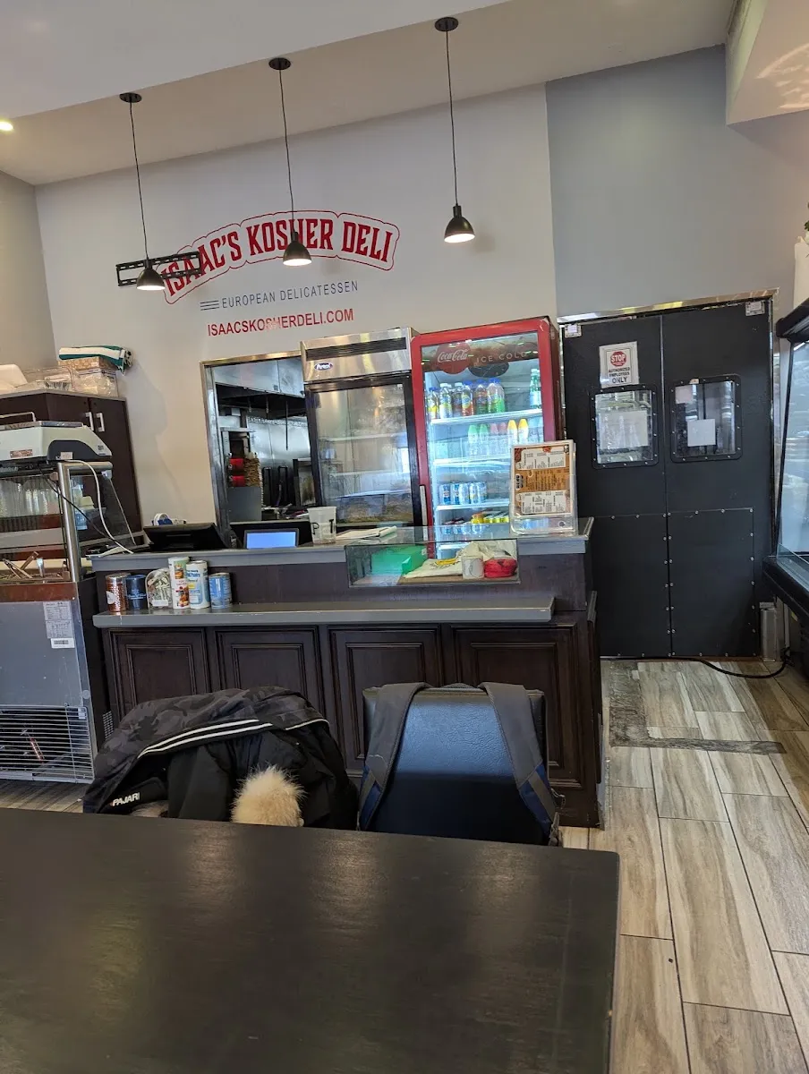 Isaacs Kosher Deli — photo 4