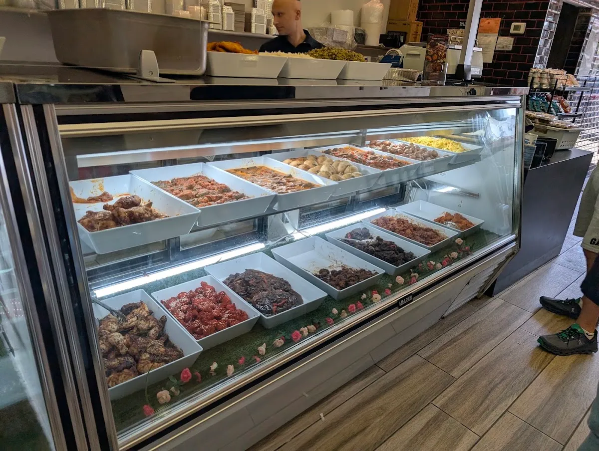 Isaacs Kosher Deli — photo 5