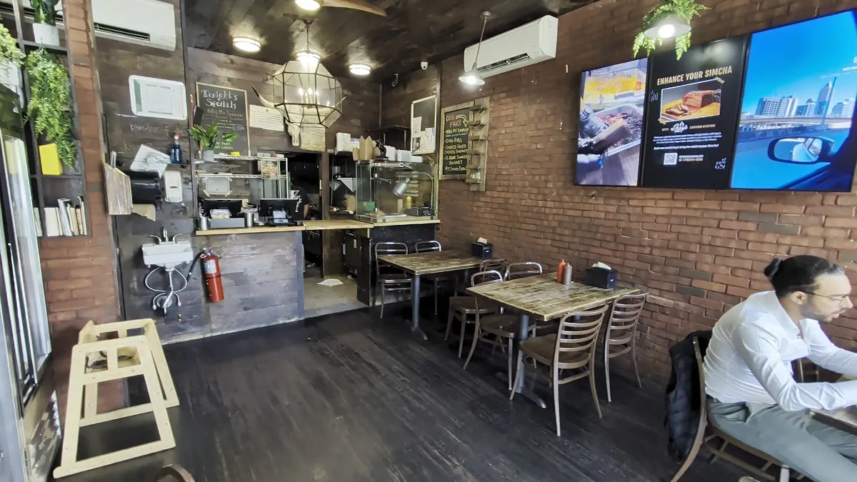 Izzy's Brooklyn Smokehouse — photo 6