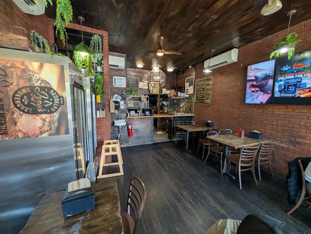 Izzy's Brooklyn Smokehouse — photo 8