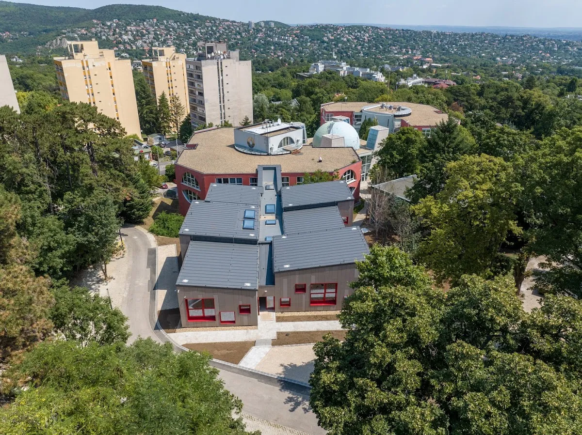 Lauder Javne Zsidó Közösségi Iskola — foto 2