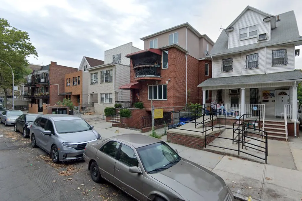 Jewish Board — East 9th Street — foto 3