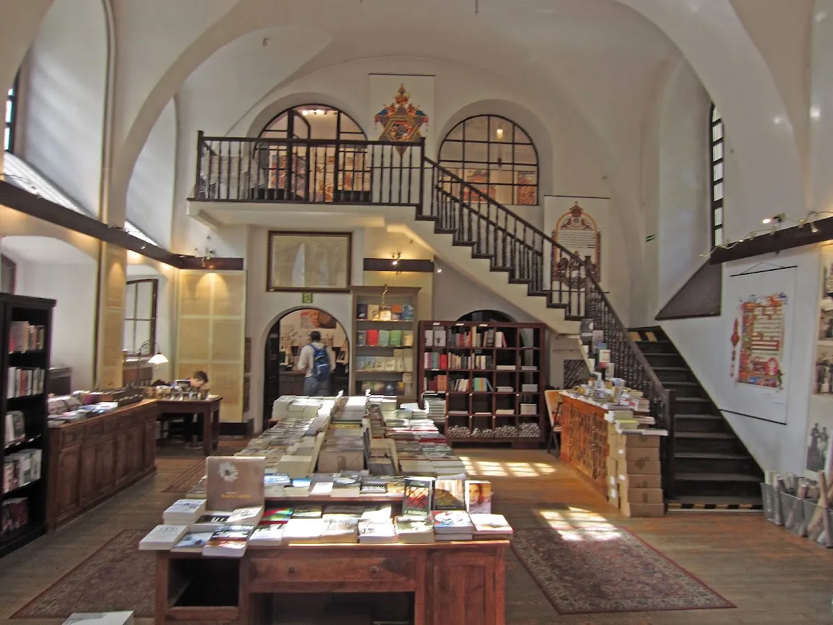 Jewish Bookshop — foto 7