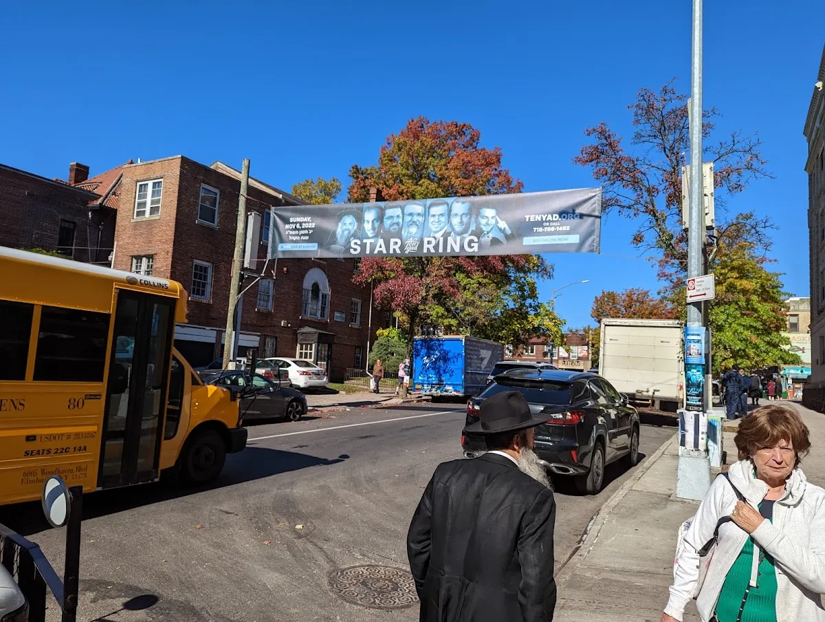 Jewish Brooklyn Hasidic Walking Tours — foto 7