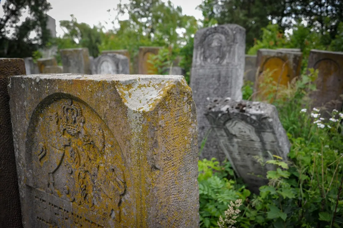 Jewish Cemetery — photo 9