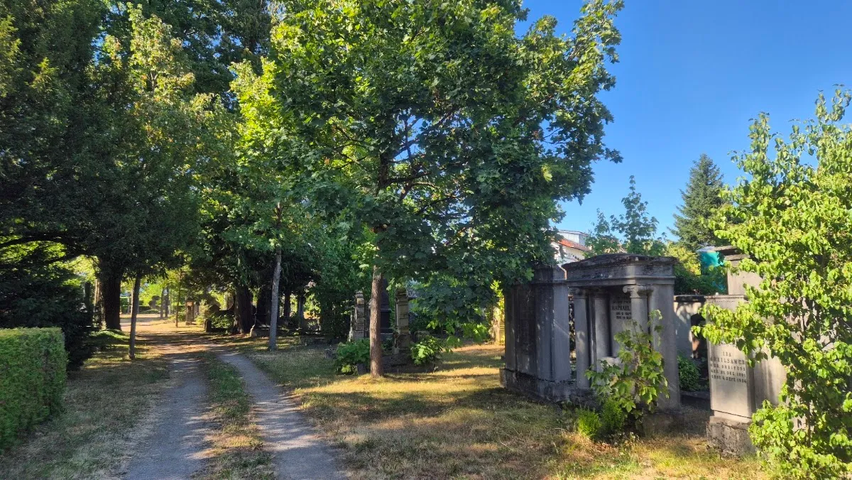 Jüdischer Friedhof Freiburg — foto 2