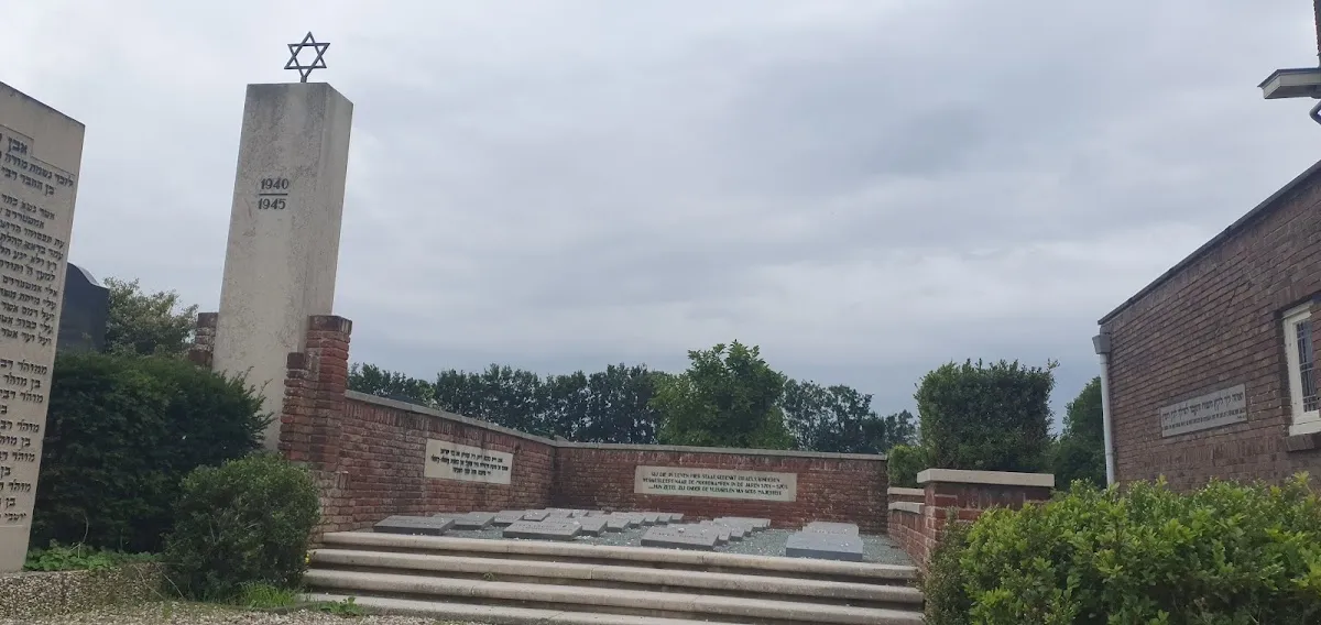 Jewish Cemetery (Muiderberg) — foto 9