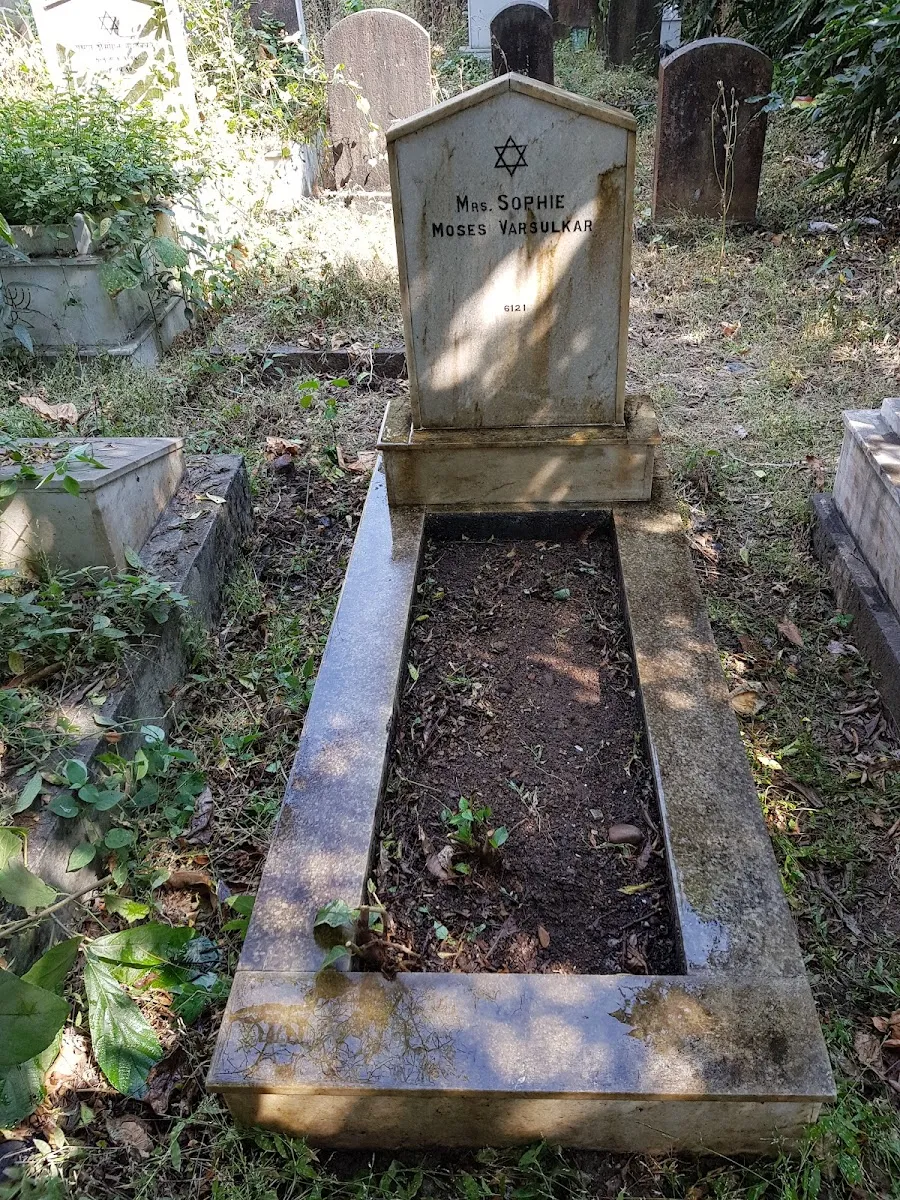 Jewish Cemetery Worli — foto 6