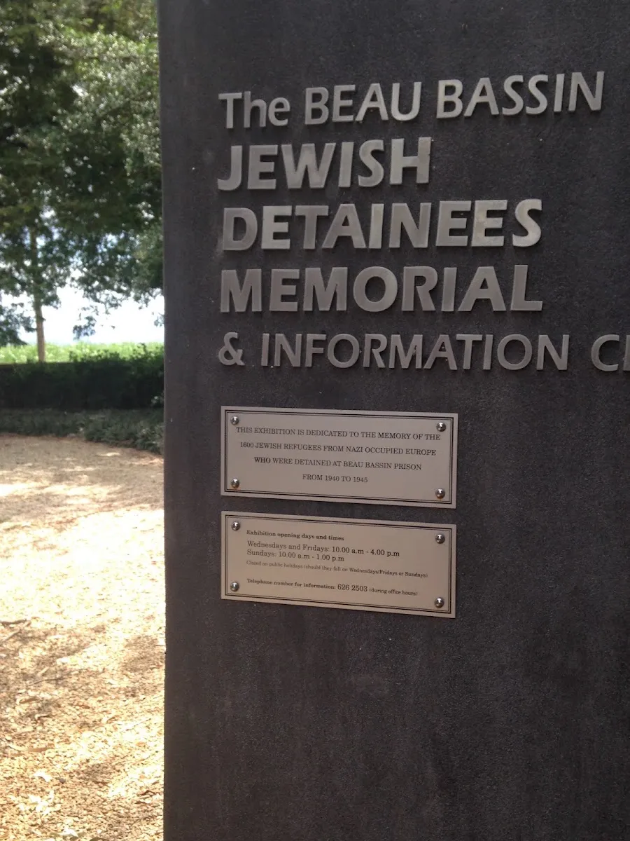 Jewish Detainees Memorial and Information Centre (St Martin Cemetery) — foto 3