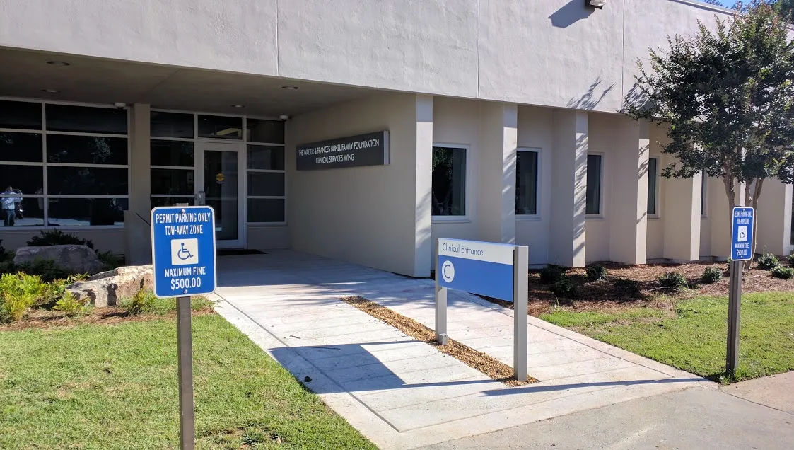 Jewish Family & Career Services (4549 Chamblee Dunwoody Rd) — foto 7