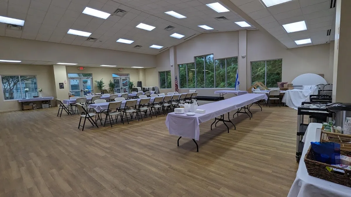 Jewish Life Center - Chabad of Raleigh - Cong. Sha'arei Israel — photo 4
