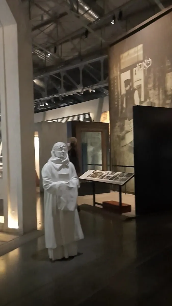 Jewish Museum and Tolerance Center — foto 3