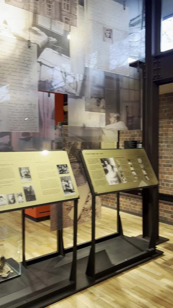 Johannesburg Holocaust & Genocide Centre — foto 2
