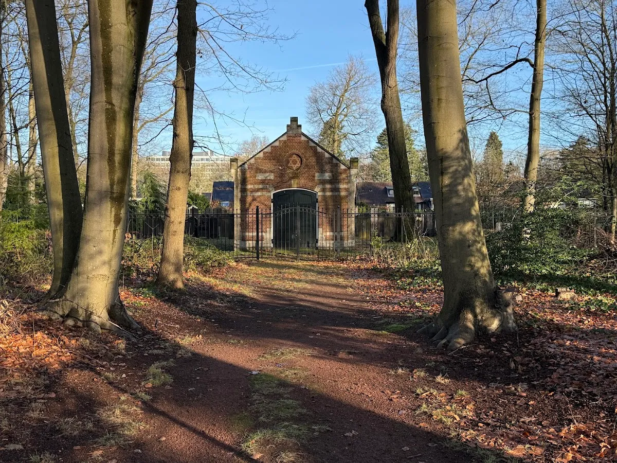 Joodse begraafplaats Bredaseweg — photo 2