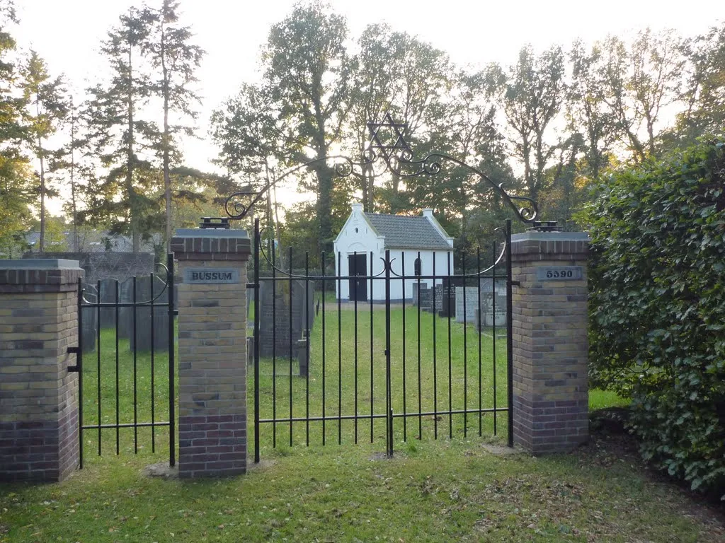 Joodse begraafplaats Brediusweg — photo 2