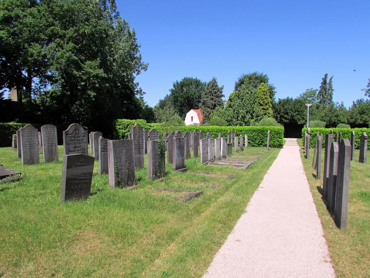 Joodse begraafplaats Hilversum — photo 6
