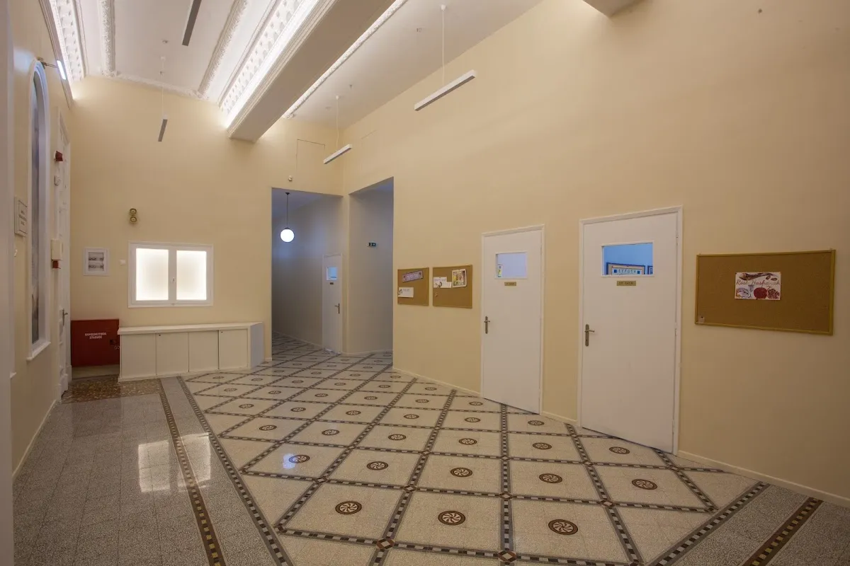 Joseph Nisim Jewish Primary School — foto 10