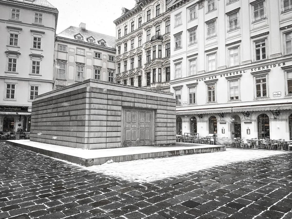 Judenplatz Holocaust Memorial — photo 2
