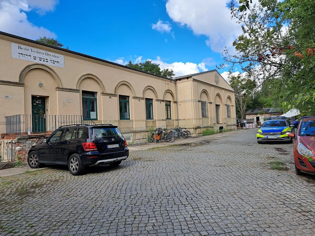 Jüdische Kultusgemeinde Dresden - Jewish community Dresden — photo 2