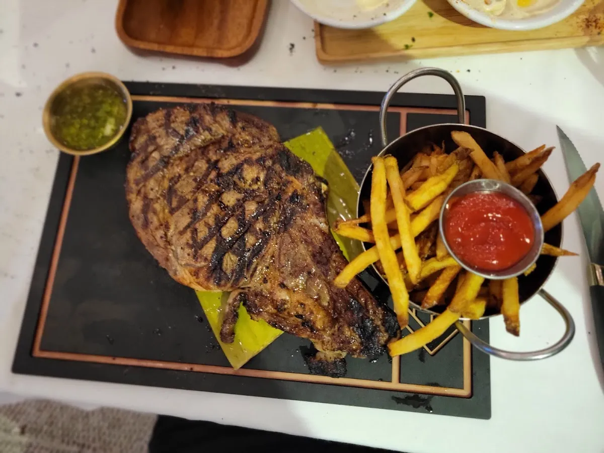JZ Steakhouse Hollywood — foto 4