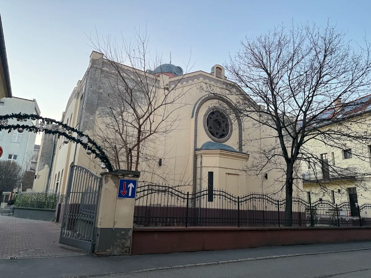 Kápolnási utcai zsinagóga — photo 3