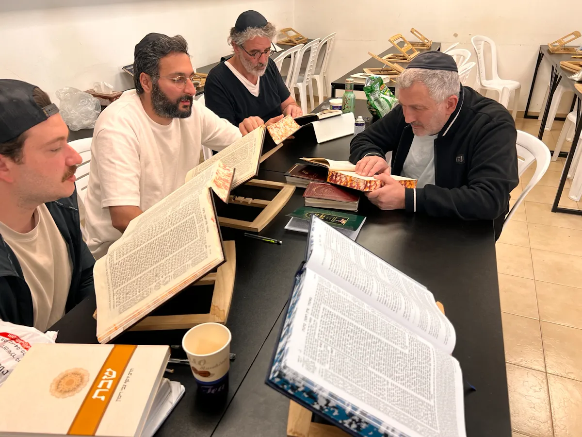Kavod HaTorah Synagogue — foto 5