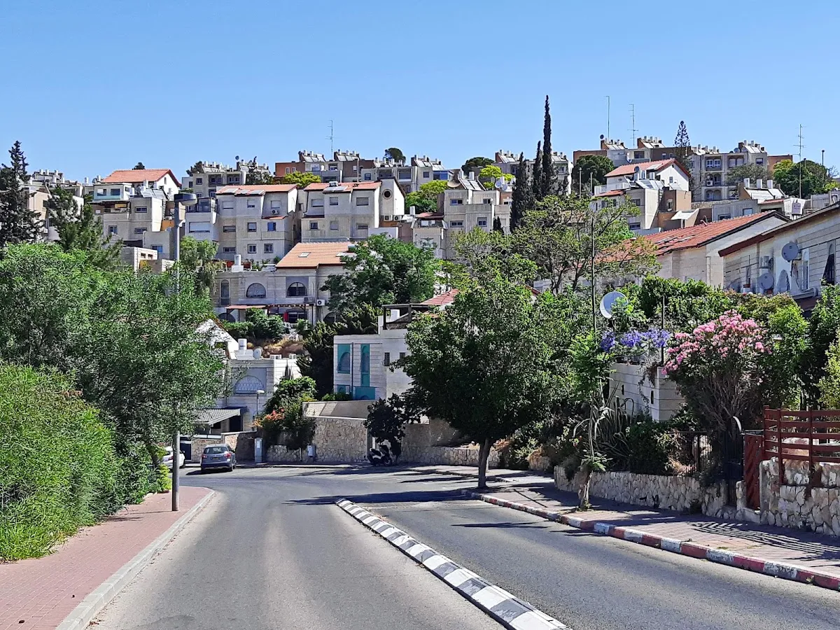 Kehal Chasidim Synagogue Ma'ale Adumim — foto 2