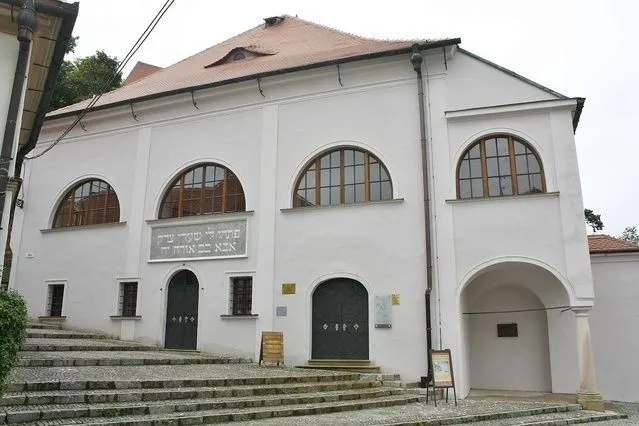 Kehilas Nikolsburg — foto 4