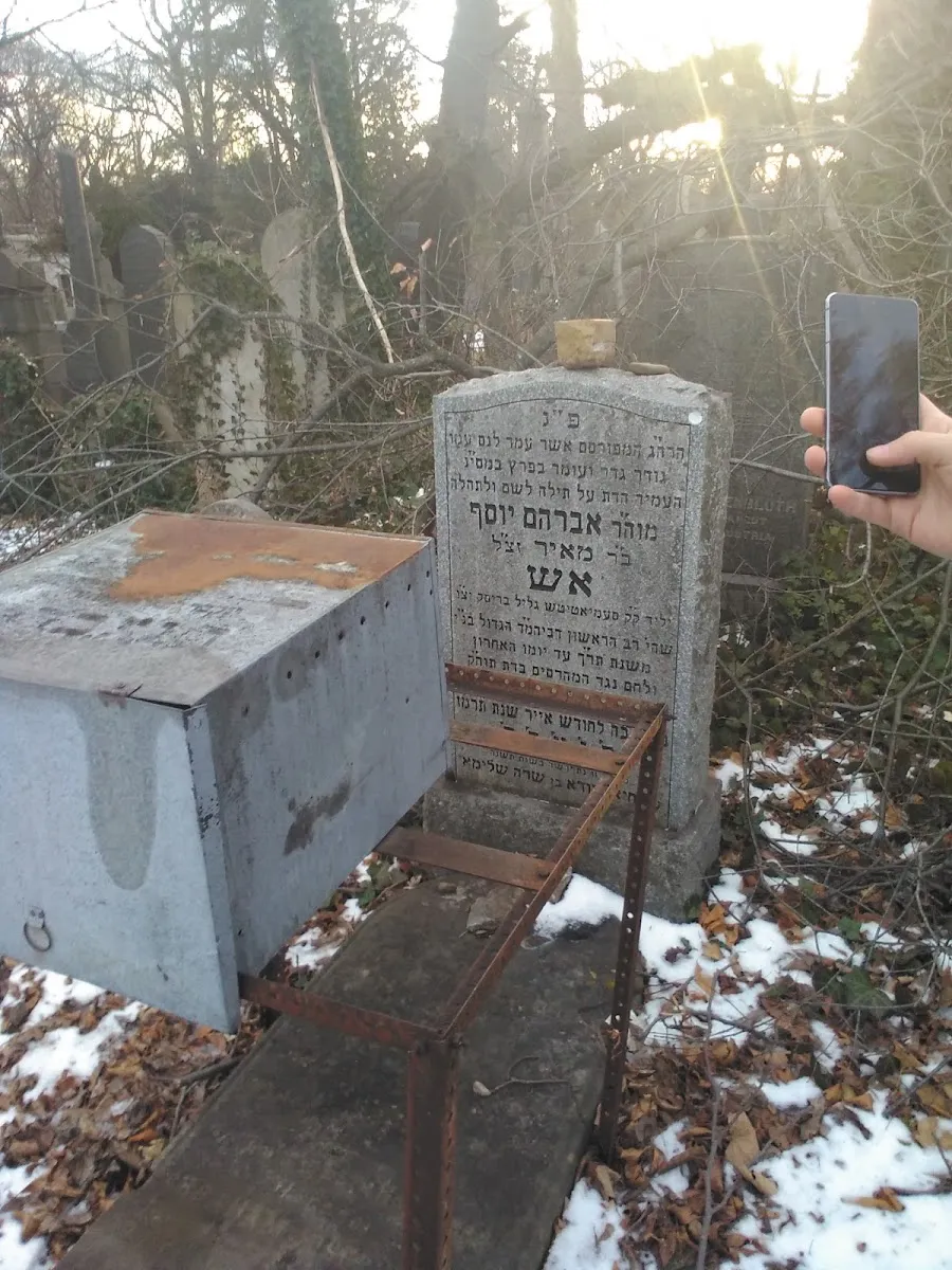 Kever del Rabino Avraham Yosef Ash