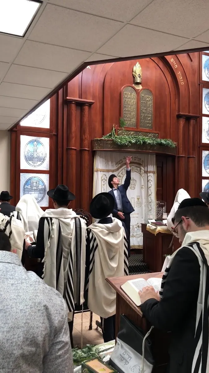 Khal Adas Yereim - Rabbi Teitelbaum's Shul — photo 2
