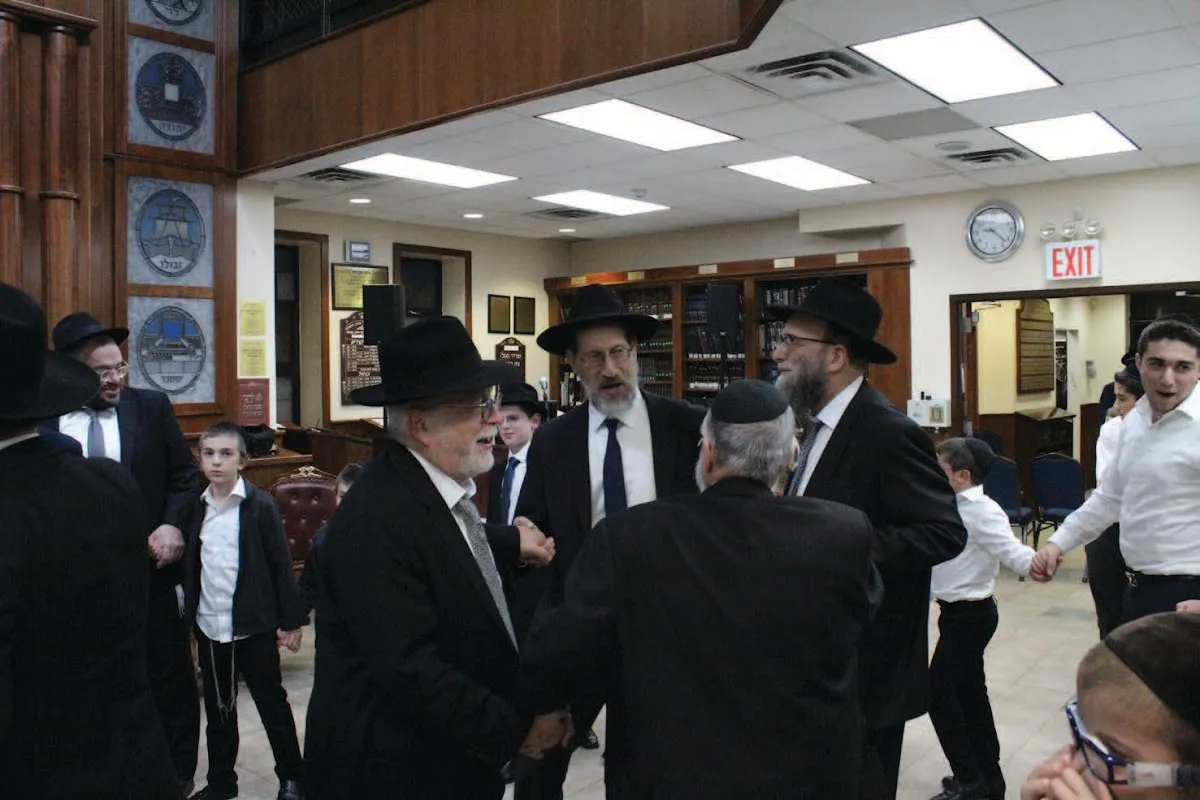 Khal Adas Yereim - Rabbi Teitelbaum's Shul — photo 7