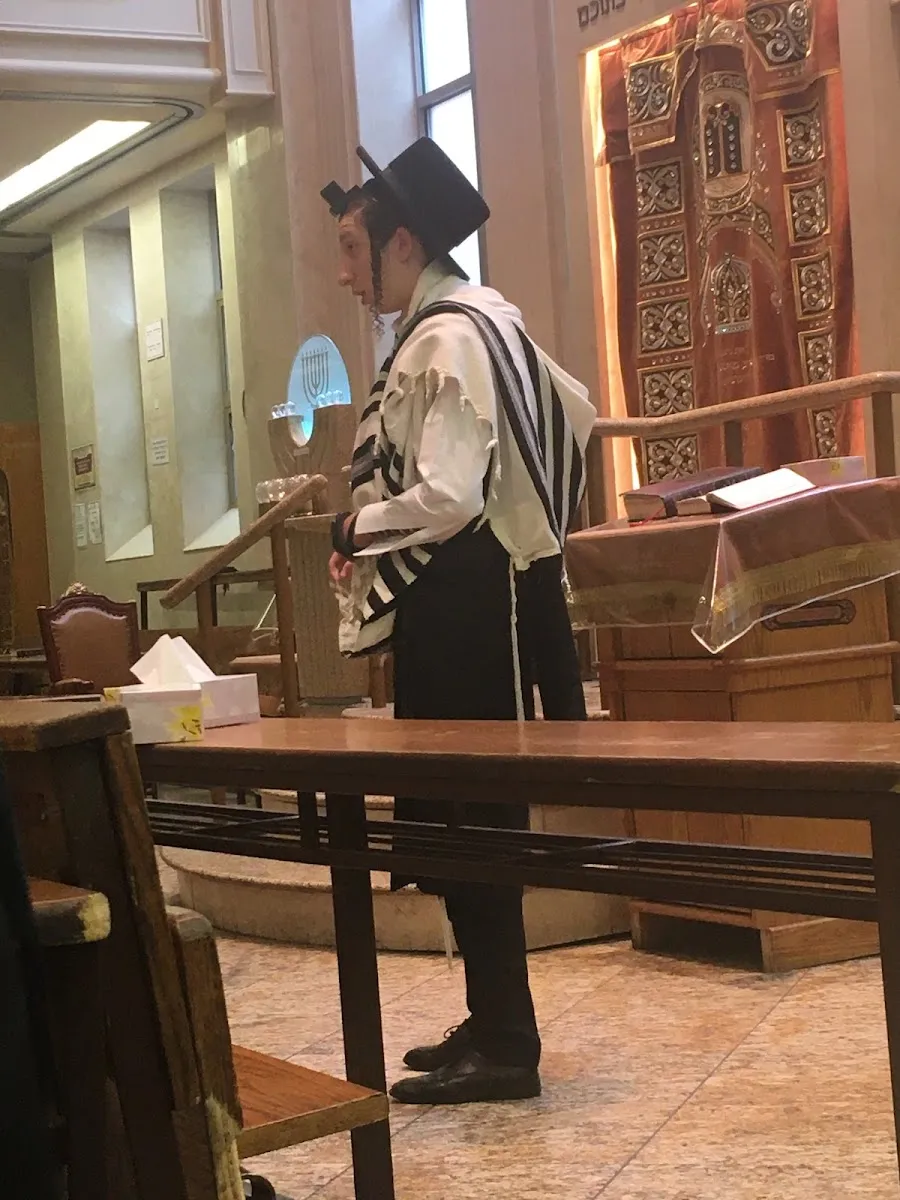 Khal Beis Yaakov Burshtin — foto 3